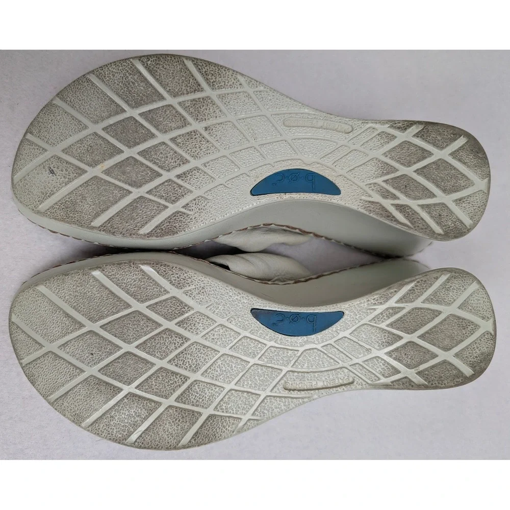 b.o.c. Born Concept Women 7 White Leather Knot Thong Wedge Sandals BC1111